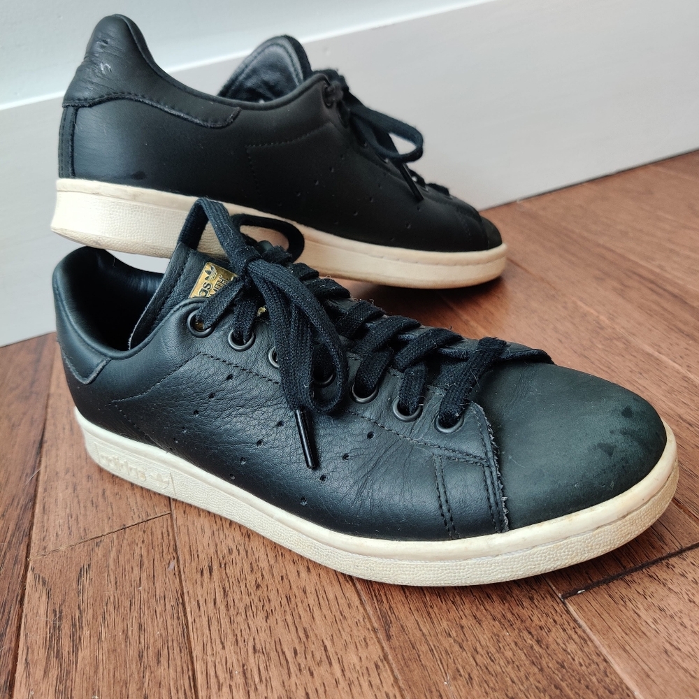 Adidas Stan Smith Premium black leather gold metallic women's size 7 equivalent